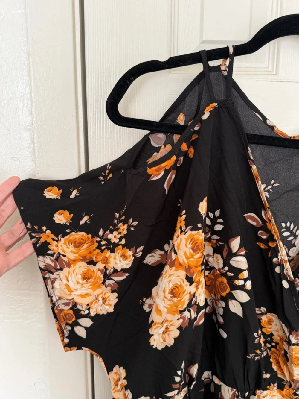 Floral Cold-Shoulder Peplum Top - Picture 4 of 12